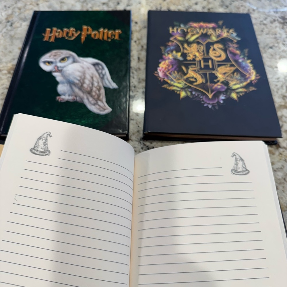 ✨ Harry Potter Notebook Bundle – 3 Notebooks (2 Lined, 1 Blank) ✨ - Picture 3 of 6